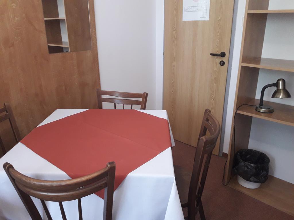 Hostel Sokol Troja Praga Zewnętrze zdjęcie